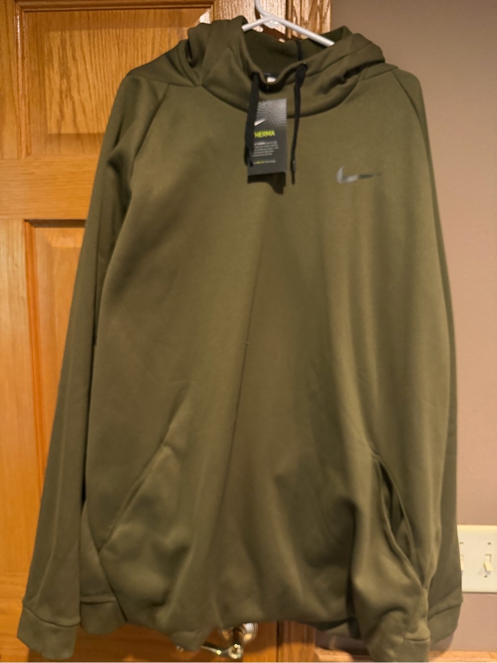 Nike Olive Green Therma Pullover Hoodie with Black Drawstrings